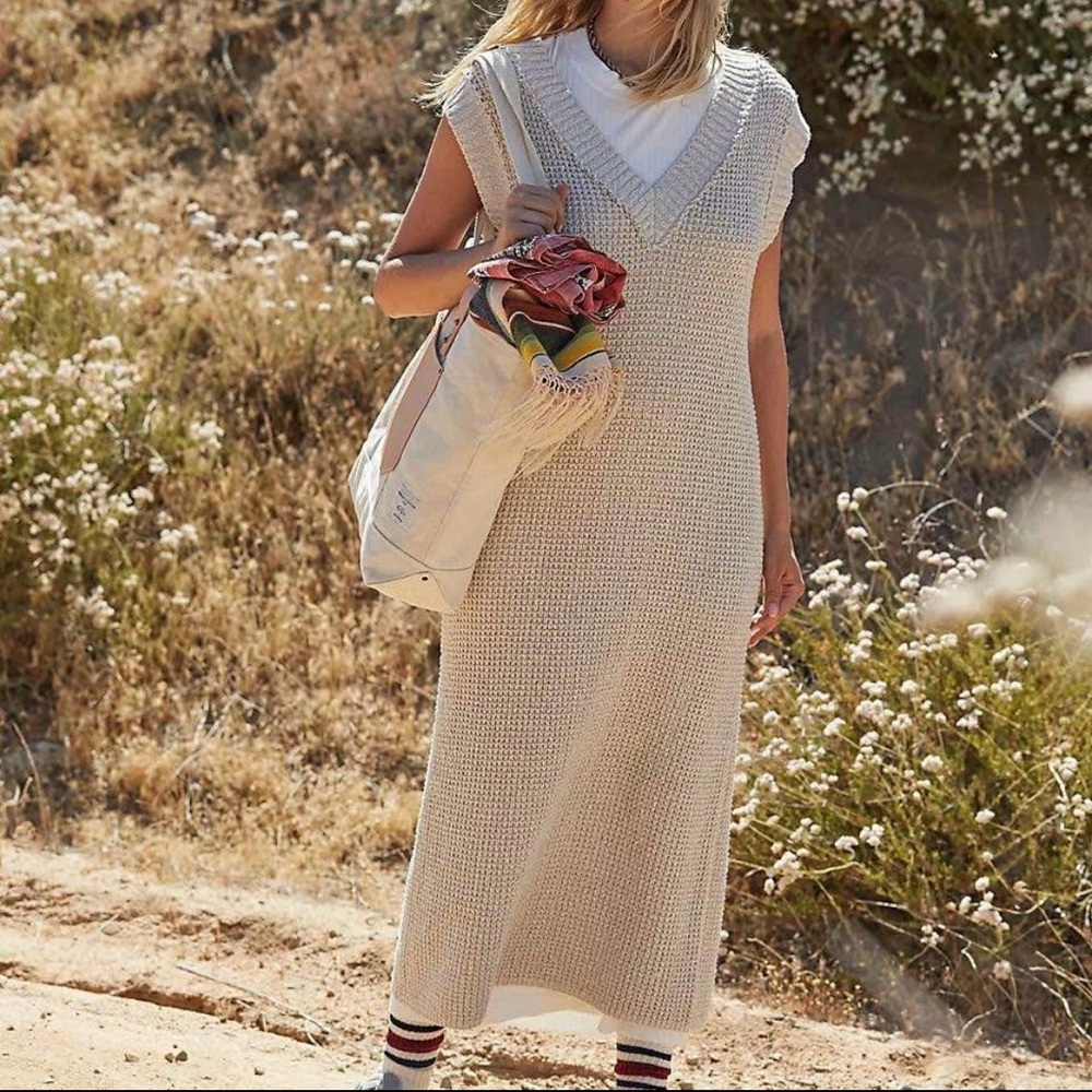 H&M Heavy Knit Sleeveless V-Neck Dress